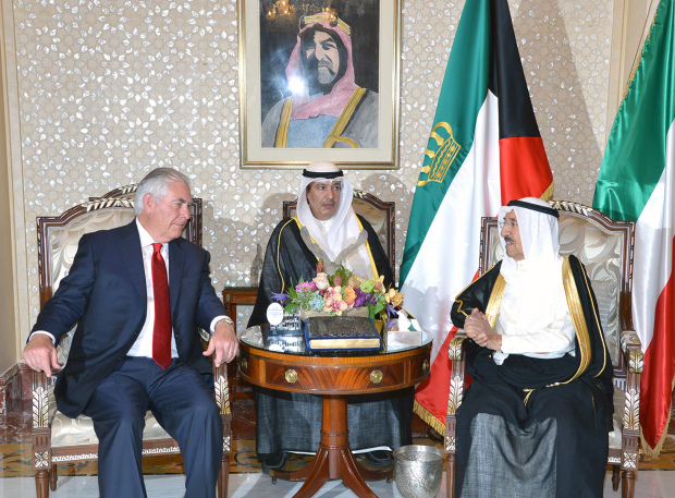 Kuwait: PHOTOS: Kuwait leader, Tillerson discuss Qatar crisis